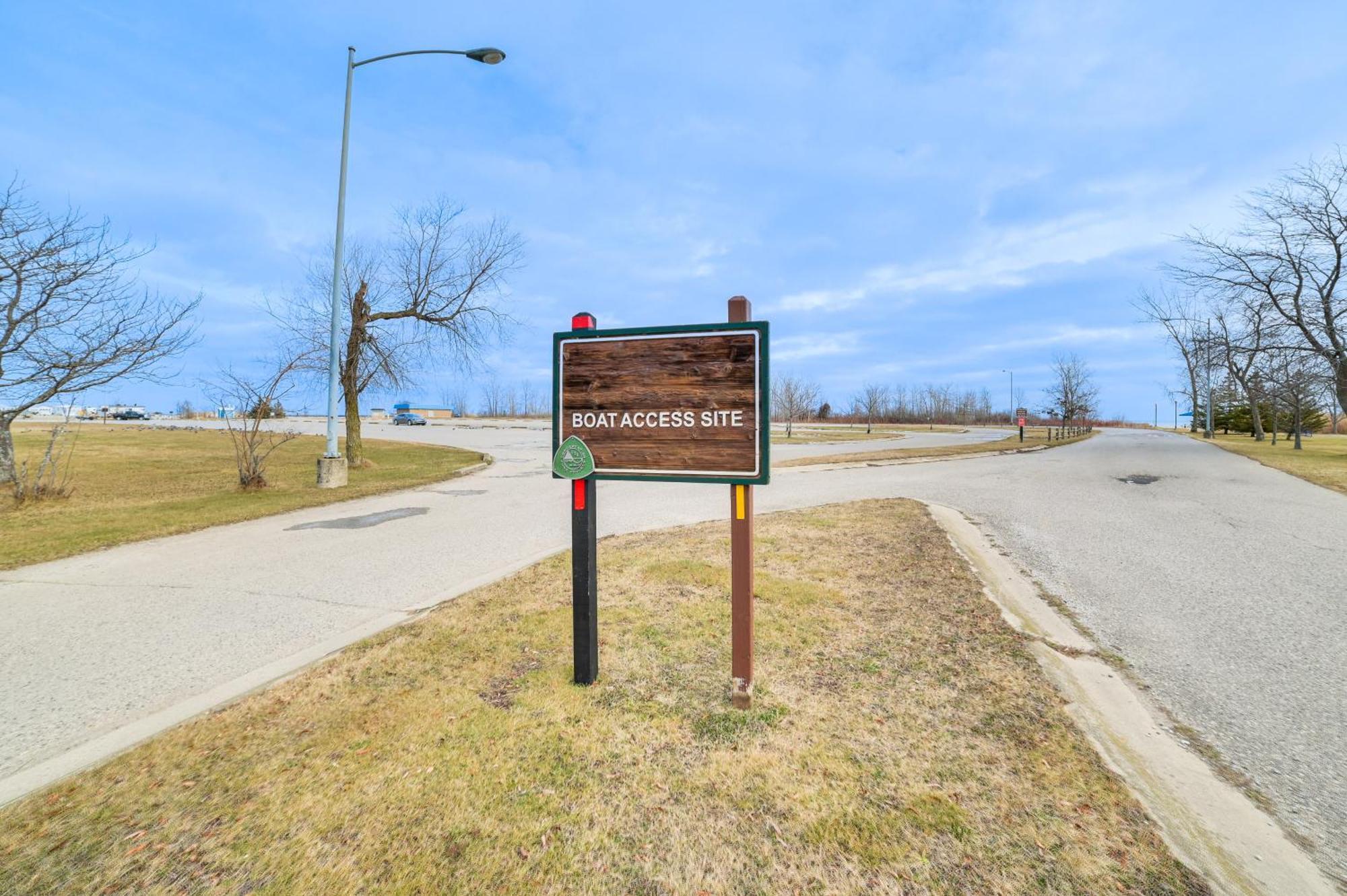 Scenic Evans Hideaway Steps To Lake Huron! Oscoda Exterior photo