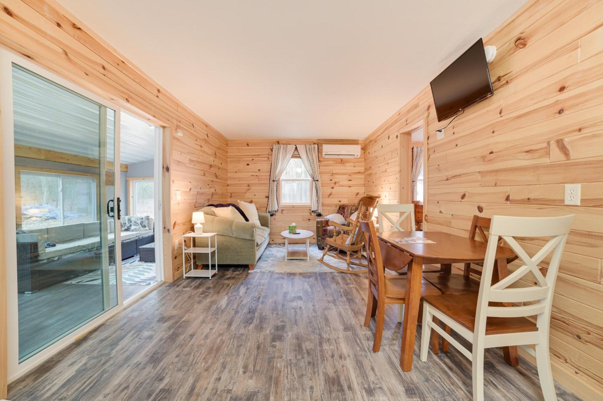 Scenic Evans Hideaway Steps To Lake Huron! Oscoda Exterior photo